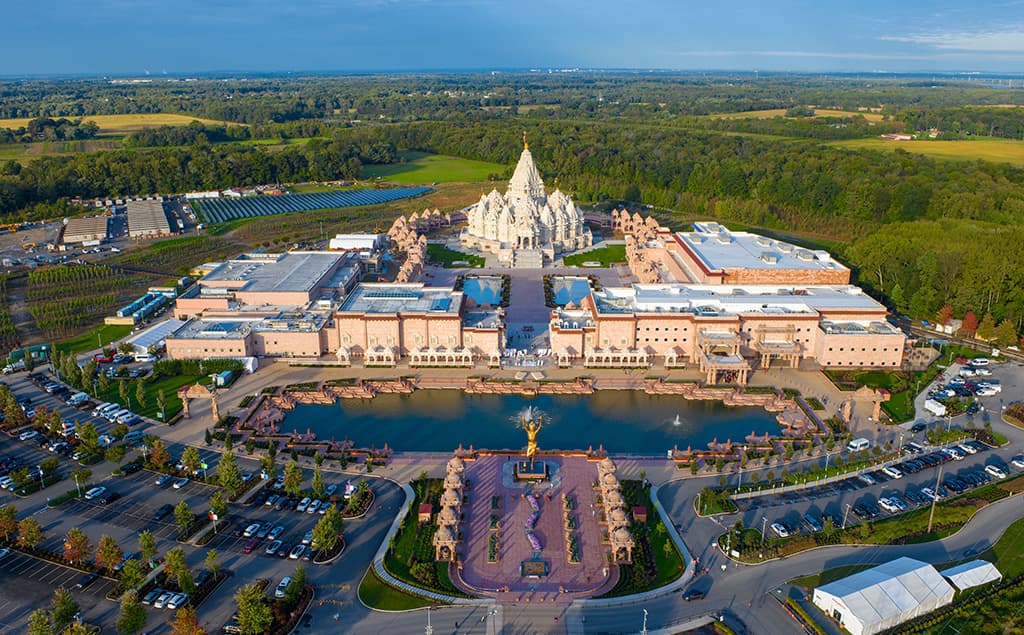 Top 10 Famous Temples In World image